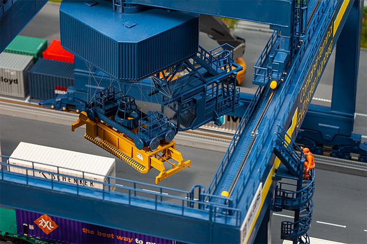 Containerbrücke GVZ Hafen Nür - 4