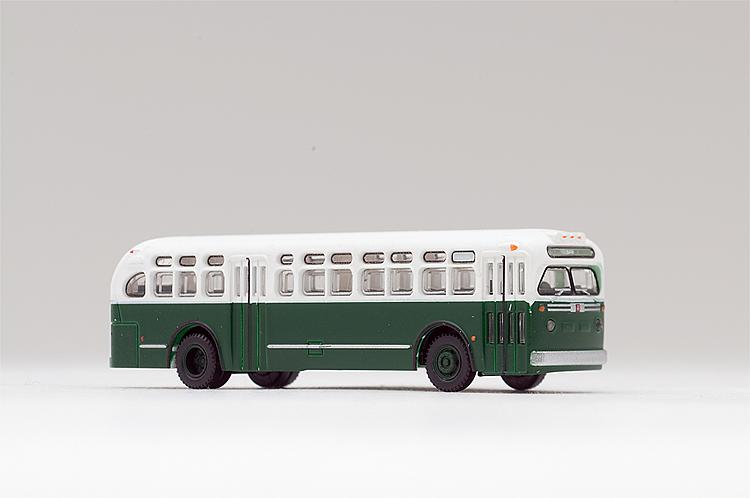 Buss GMC grön, motoriseras med chassi WNB-L01