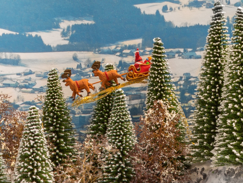 Santa Claus with carriage - 2