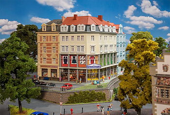Hörnhus med galleria 'Henninger'