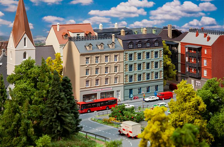 Stadthäuser mit Elektrofachge