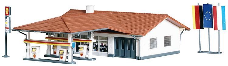 Bensinstation, modern - 2