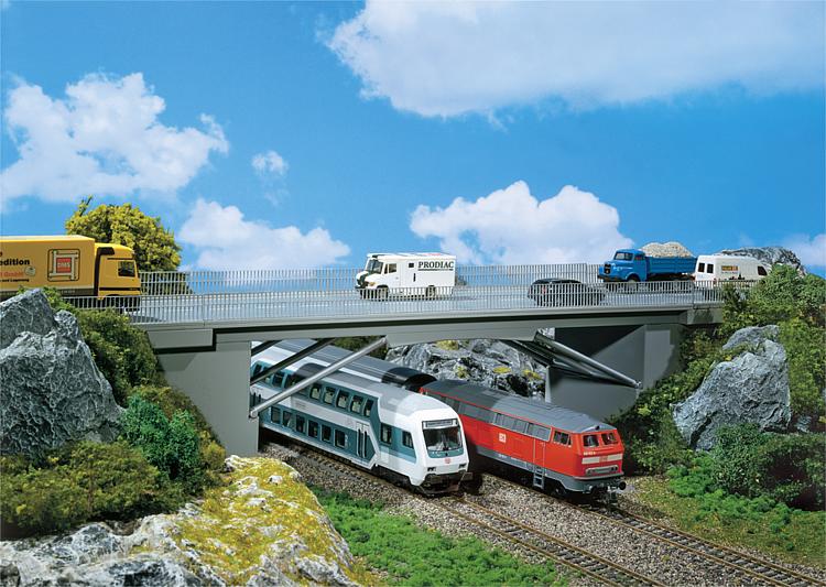 Straßenbrücke