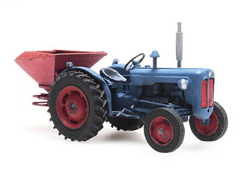 Traktor Ford med spridare