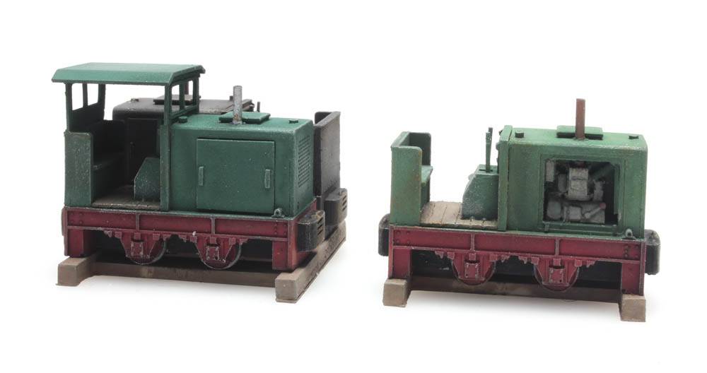 Cargo: Three narrow-gauge locomotives - 4