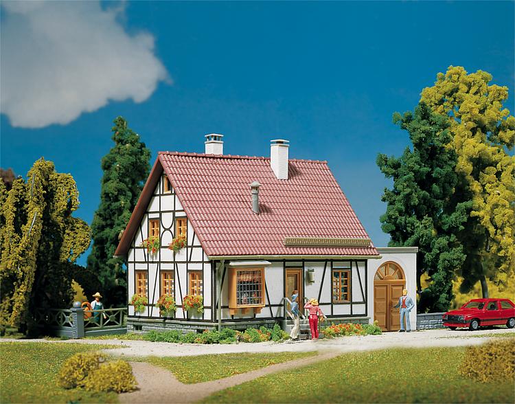 Fachwerkhaus mit Garage