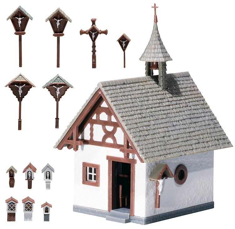 Kapelle mit Wegkreuzen - 2