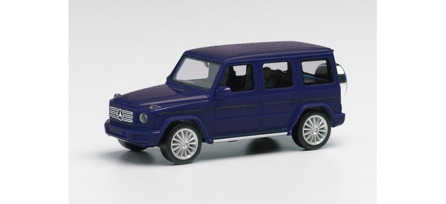 Mercedes-Benz G-Klasse with AMG rims, canvasit blue metallic