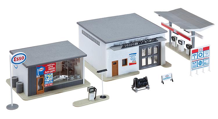 Tankstelle mit Waschhalle - 2