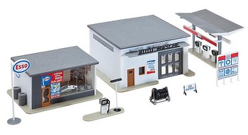 Tankstelle mit Waschhalle