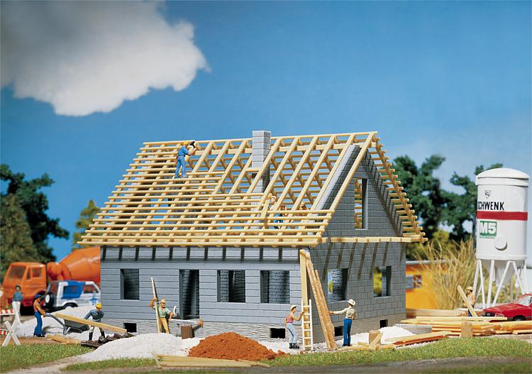 Enfamiljhus under uppbyggnad