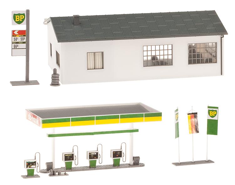 Tankstelle mit Servicegebäude - 3