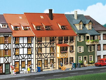 Hus i relief, 2st