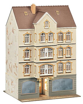 Stadshus med pub (inredd)
