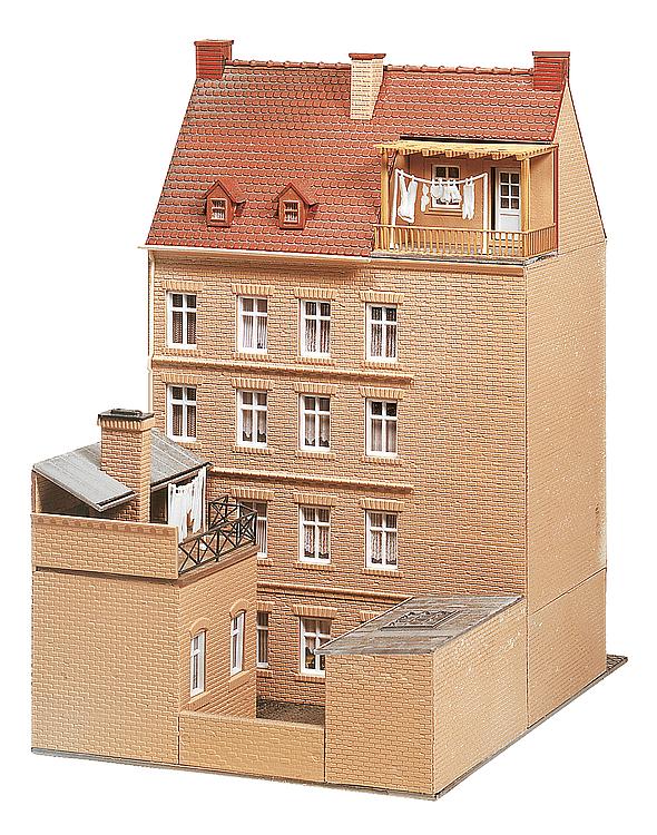 Stadshus med kontro 'Allianz' och en tehandel - 3