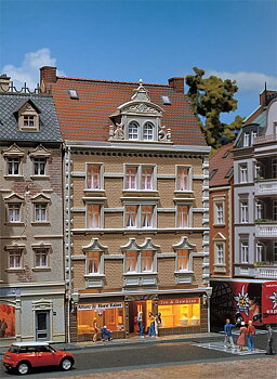 Stadshus med kontro 'Allianz' och en tehandel