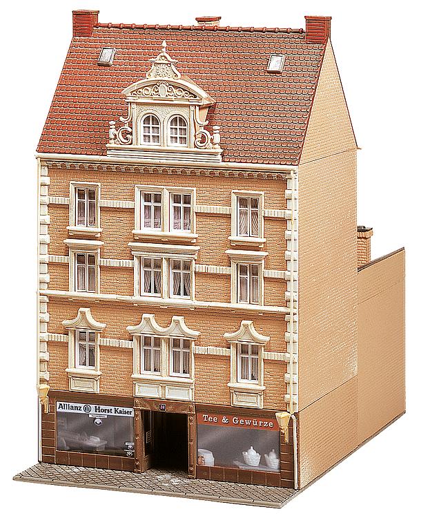 Stadshus med kontro 'Allianz' och en tehandel - 2