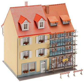 Stadshus 2st med byggställning