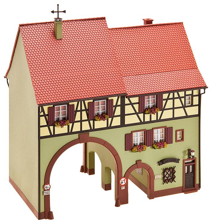 Stadshus med genomfart - 2