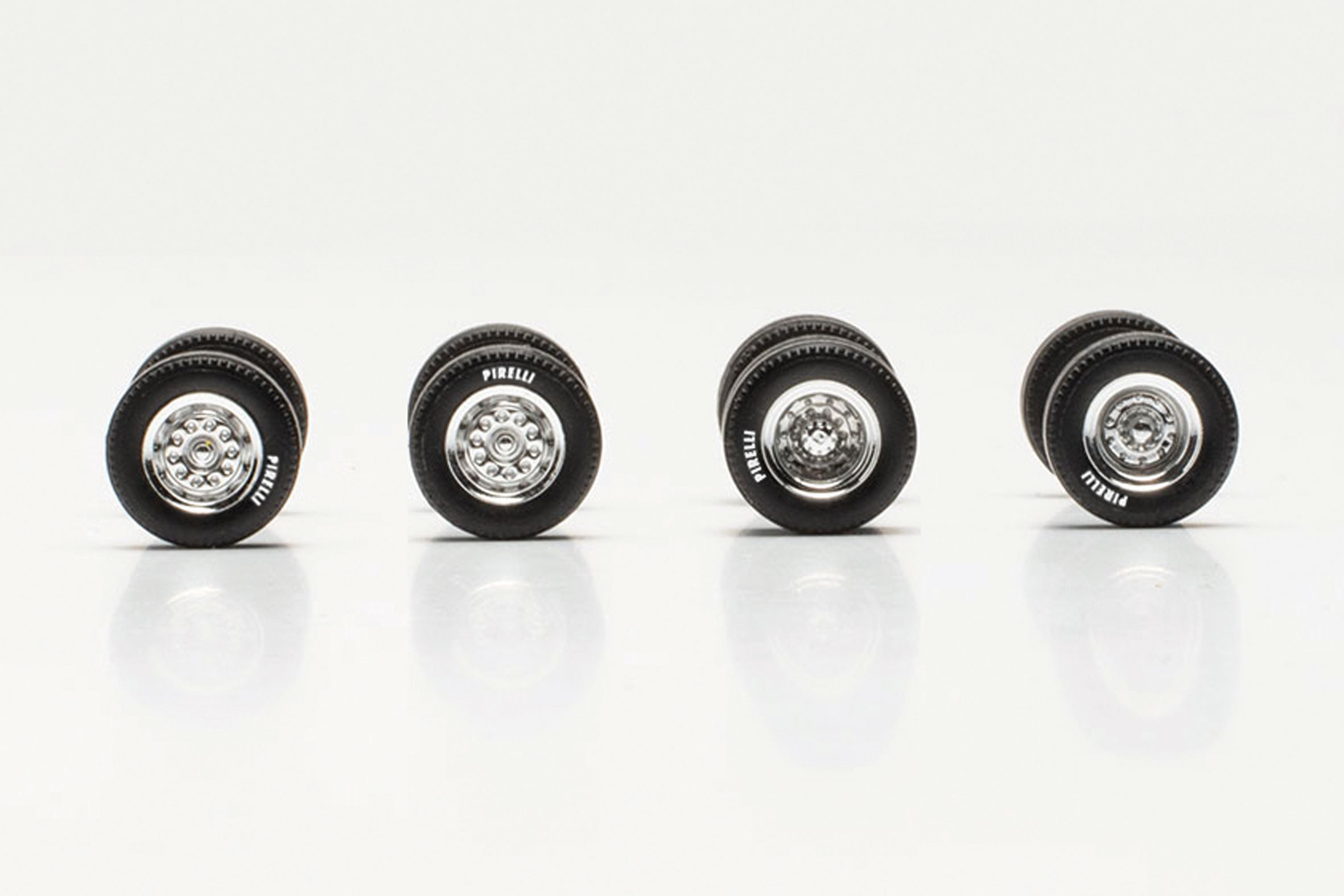 Hjulsats krom, Pirelli