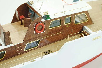 Admiral with wooden hull 1/20