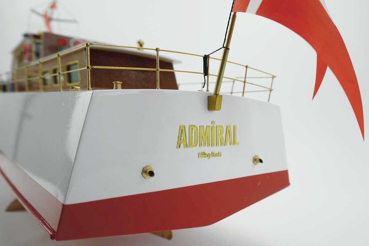 Admiral with wooden hull 1/20 - 5
