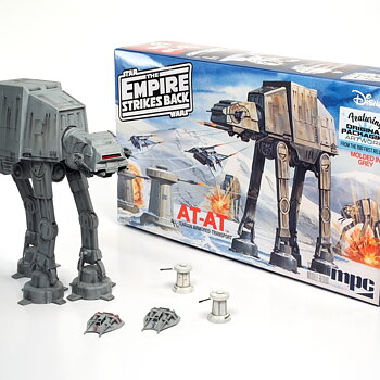 Star Wars: The Empire Strikes Back AT-AT 1/100