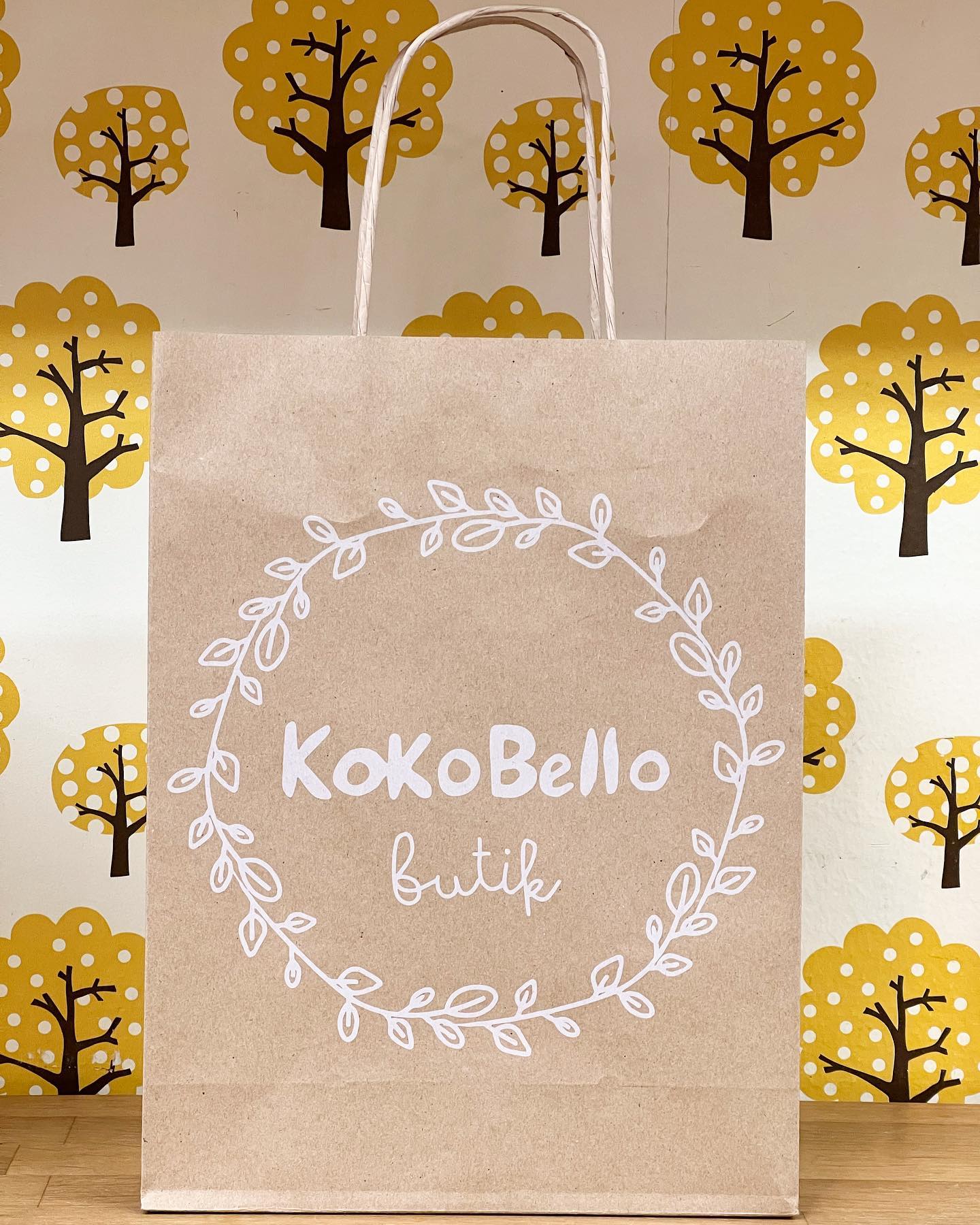 Paketinslagning av ett paket Julklapp!  Välj mellan många olika kort! Beställ det antal du önskar få inslagna!  - 7