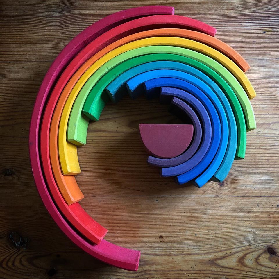 REGNBÅGAR ATT STAPLA MED  