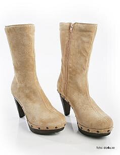 Stövlar i beige mocka, Scholl