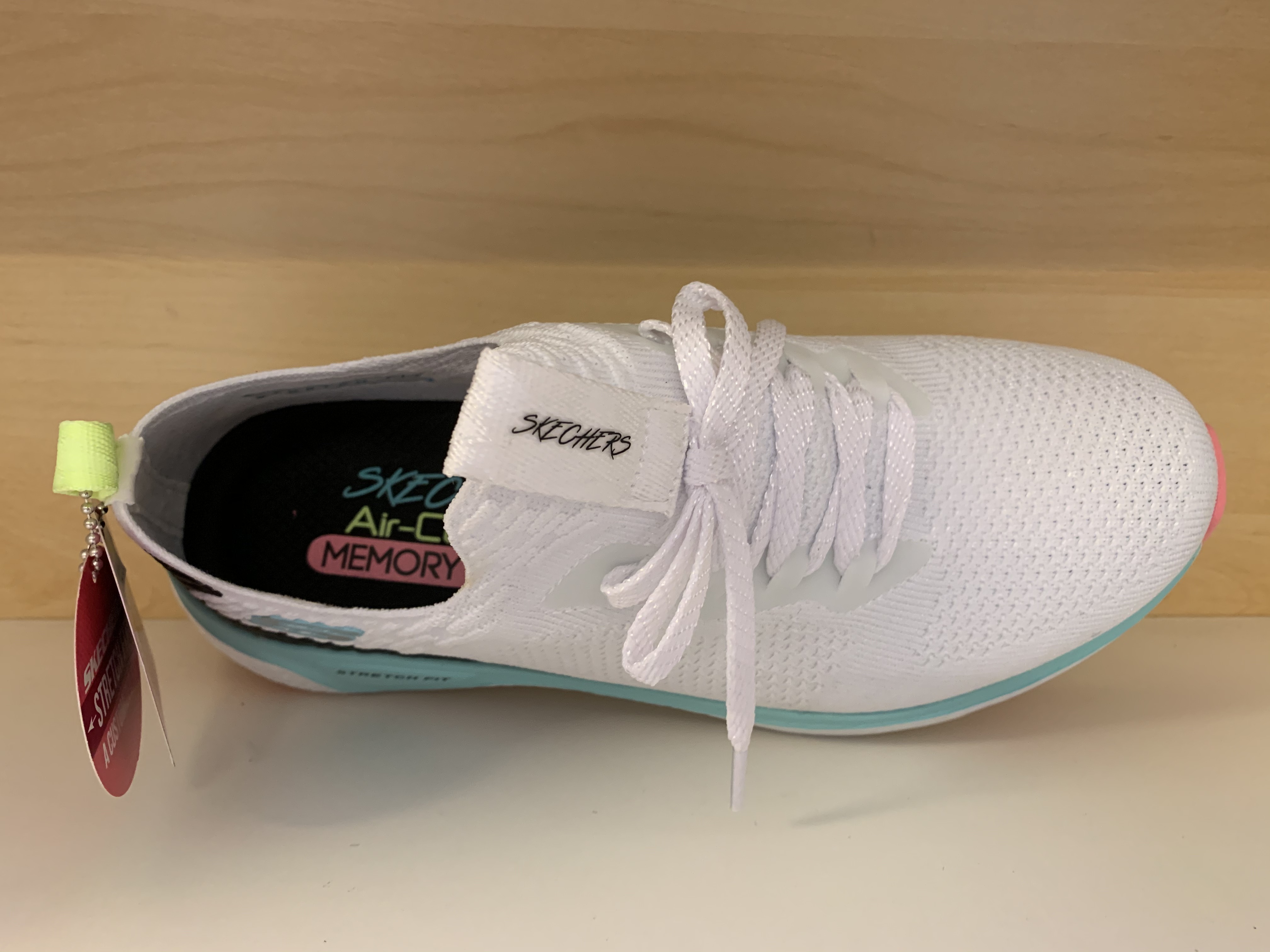 Skechers Womens Solar Fuse med Memory Foam innersula. Vit/tukos/svart/rosa STRETCH FIT .  "Fusk"-snörning. - 2