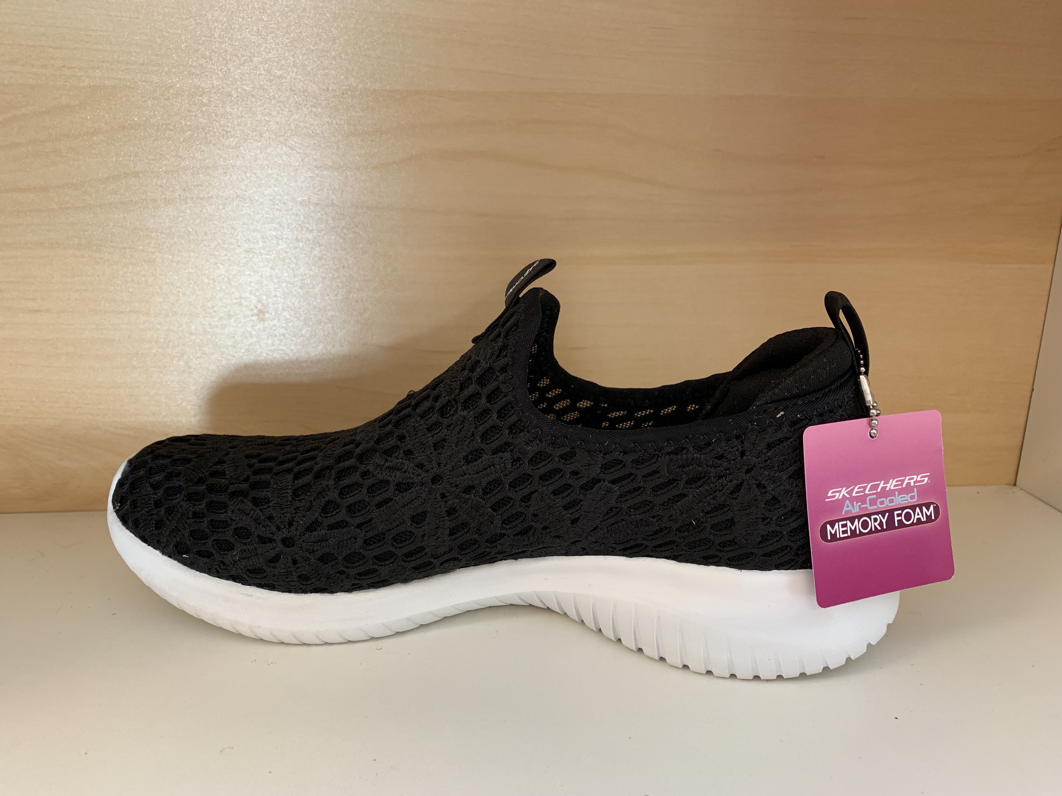 Skechers "Womens Ultra Flex "   med Memory Foam innersula. Svart spetsmönstrad. - 3