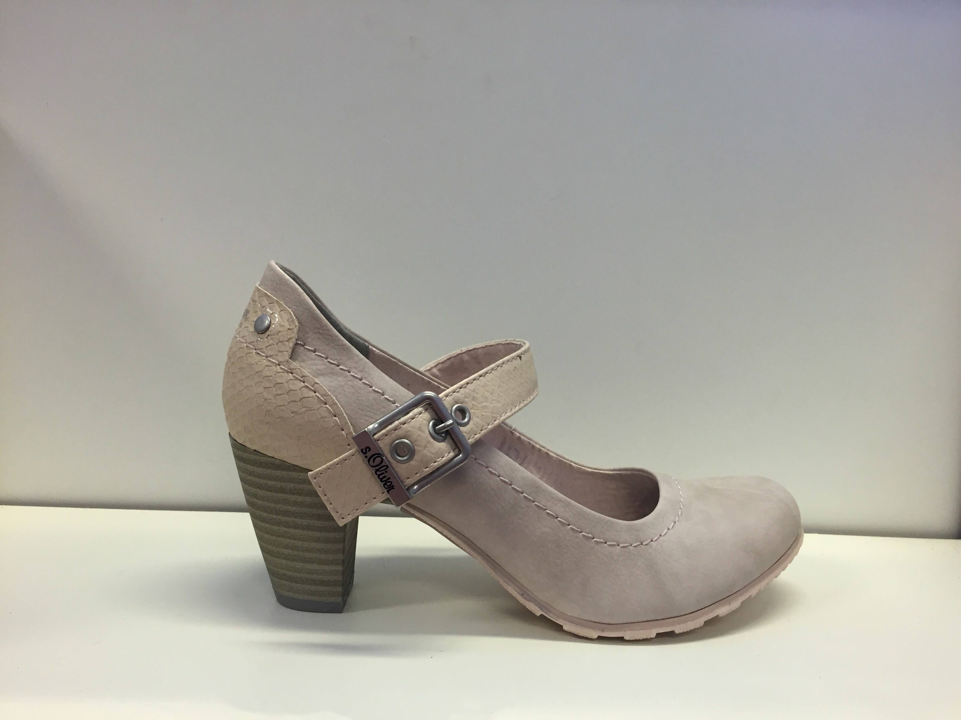 Fin-sko "s.Oliver" ljus rosa/beige, nappa-imitation, jättefin och skön. Klacken är 6,5 cm. - 4