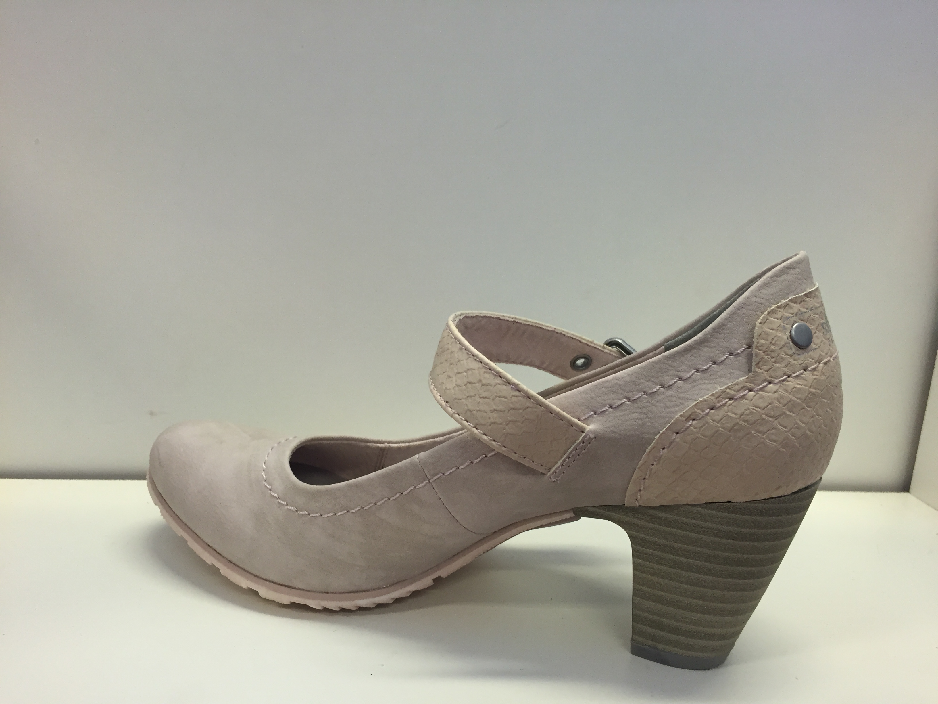 Fin-sko "s.Oliver" ljus rosa/beige, nappa-imitation, jättefin och skön. Klacken är 6,5 cm. - 3