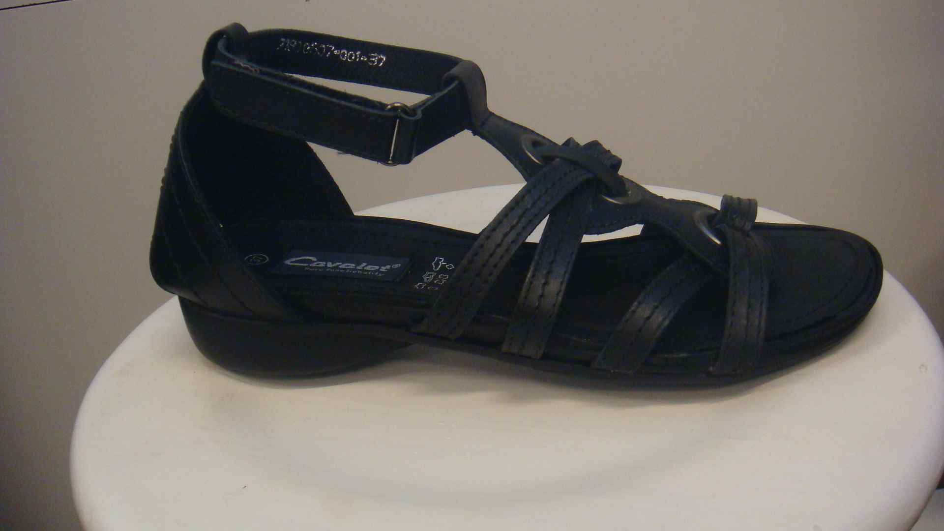 Svart skinnsandal