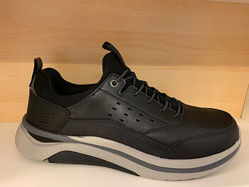 Skechers Mens Relaxed Fit med Memory Foam innersula, uppbygd i hålfoten. Svart skinn. Resår istället för snörning.