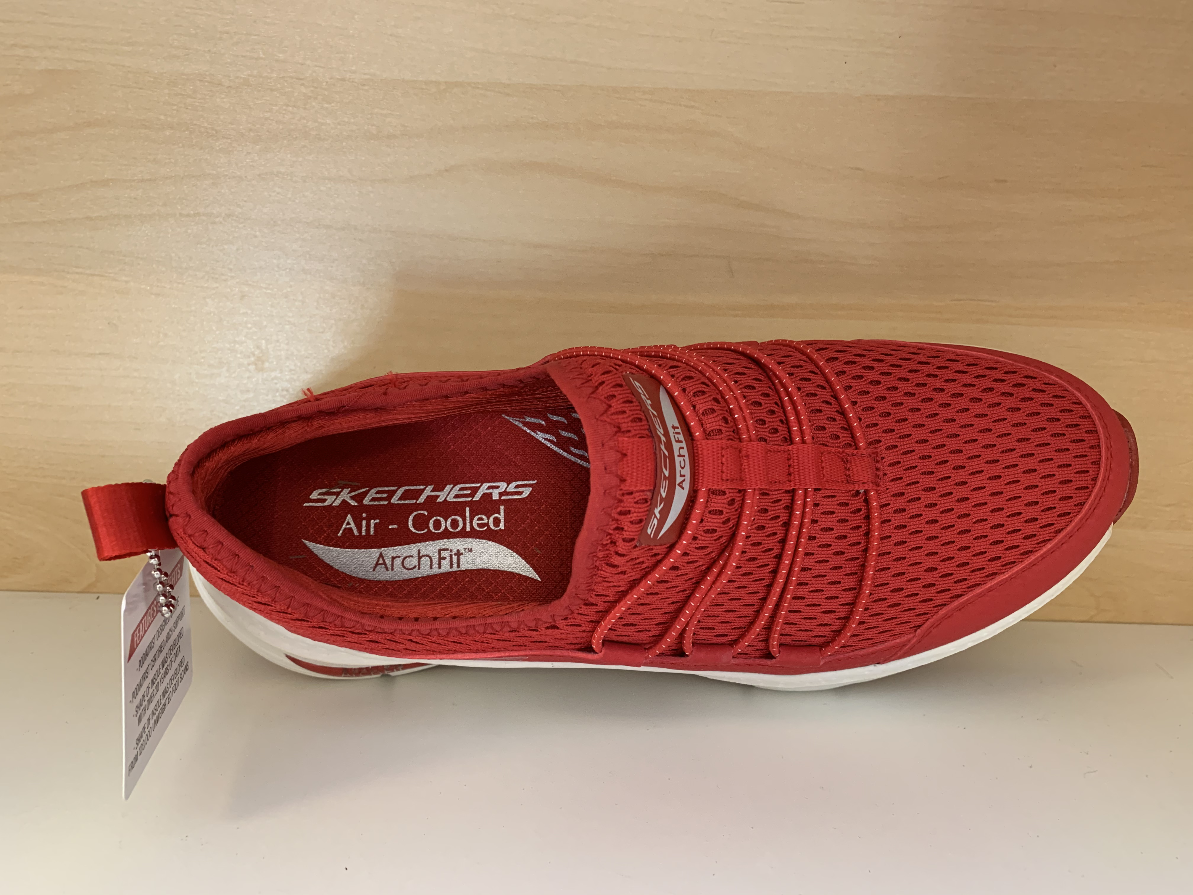 Dam-Skechers   "ArchFit-Air-Cooled" innersula. Uppbygd i hålfoten. Resår istället för snörning. - 2