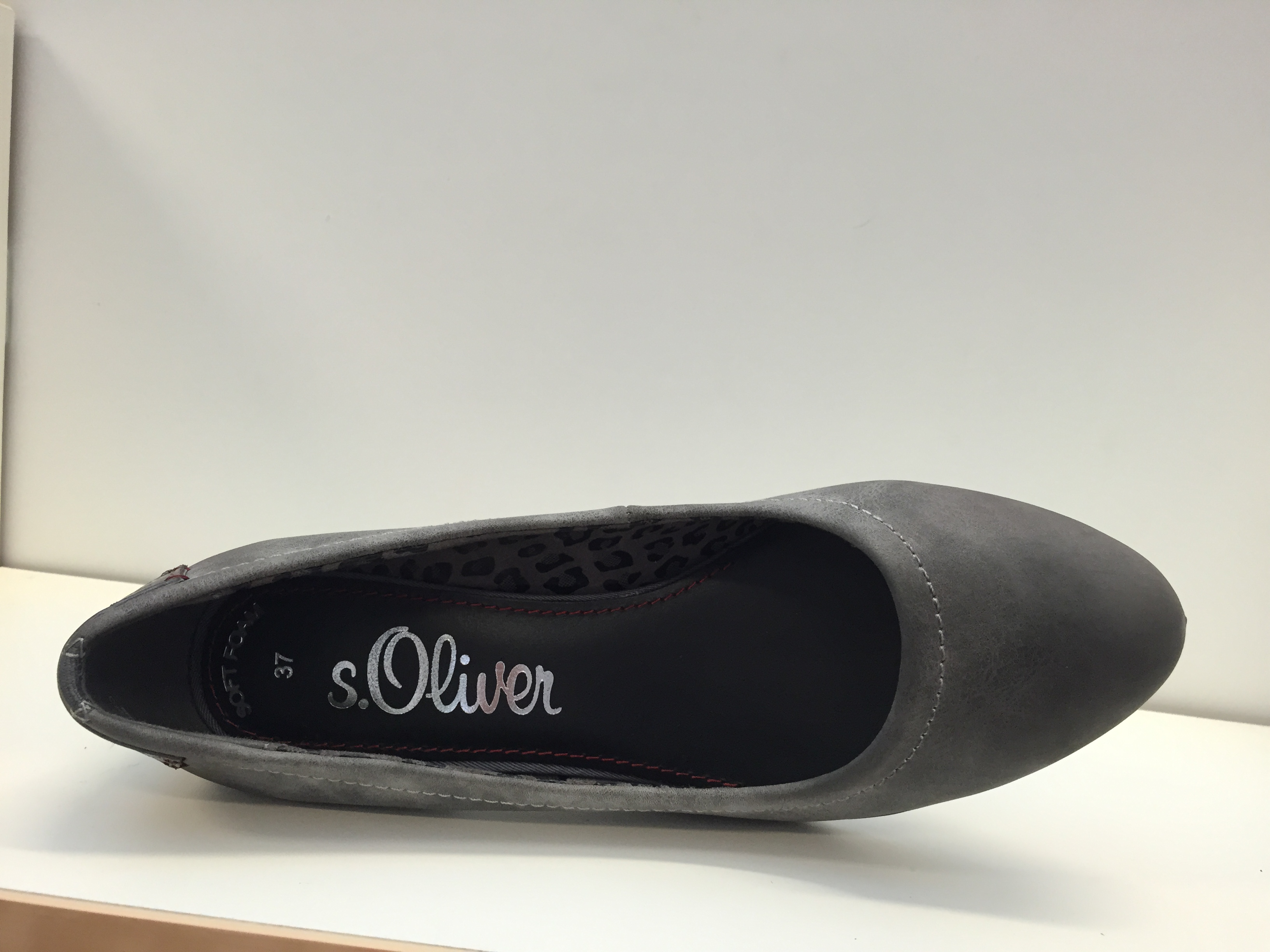 Mörkgrå sko med 4 cm klack. s.Oliver - 3