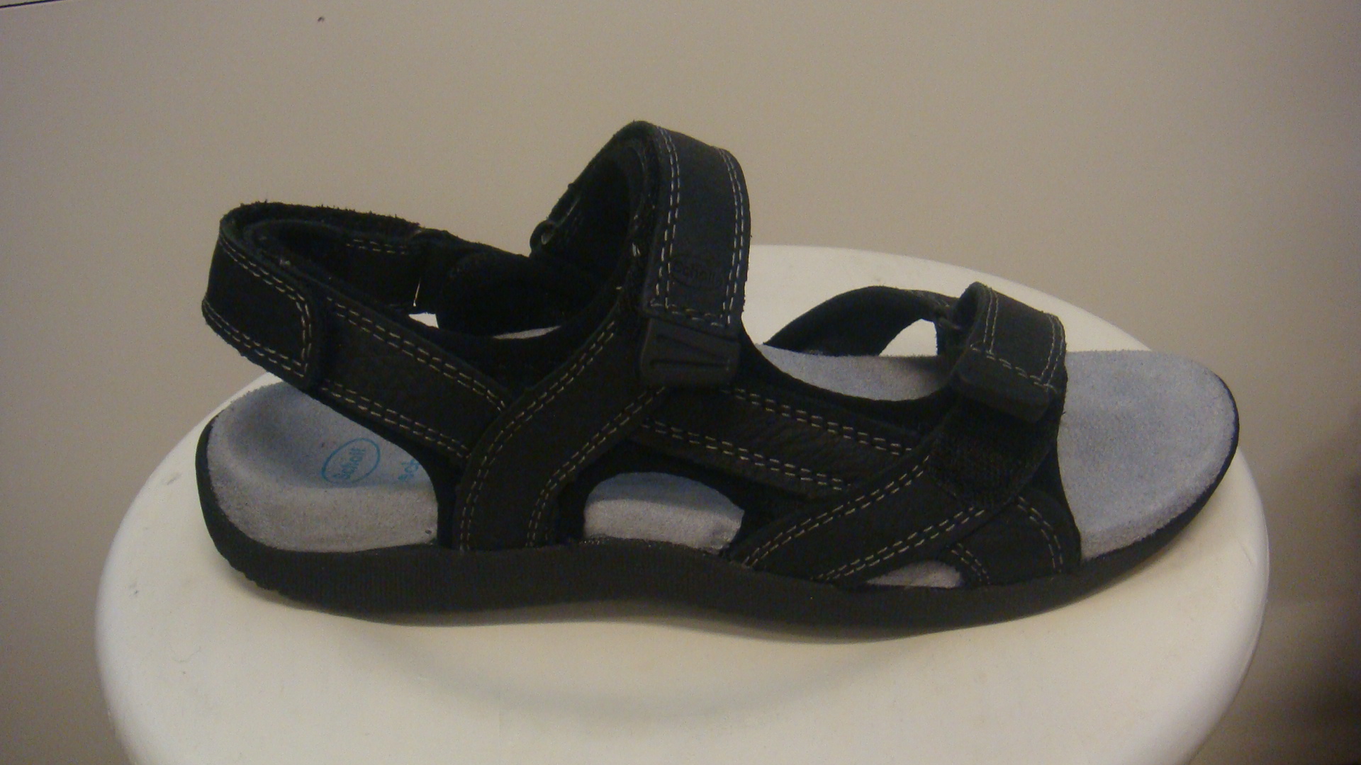 Scholl - sandal i svart nubuckskinn
