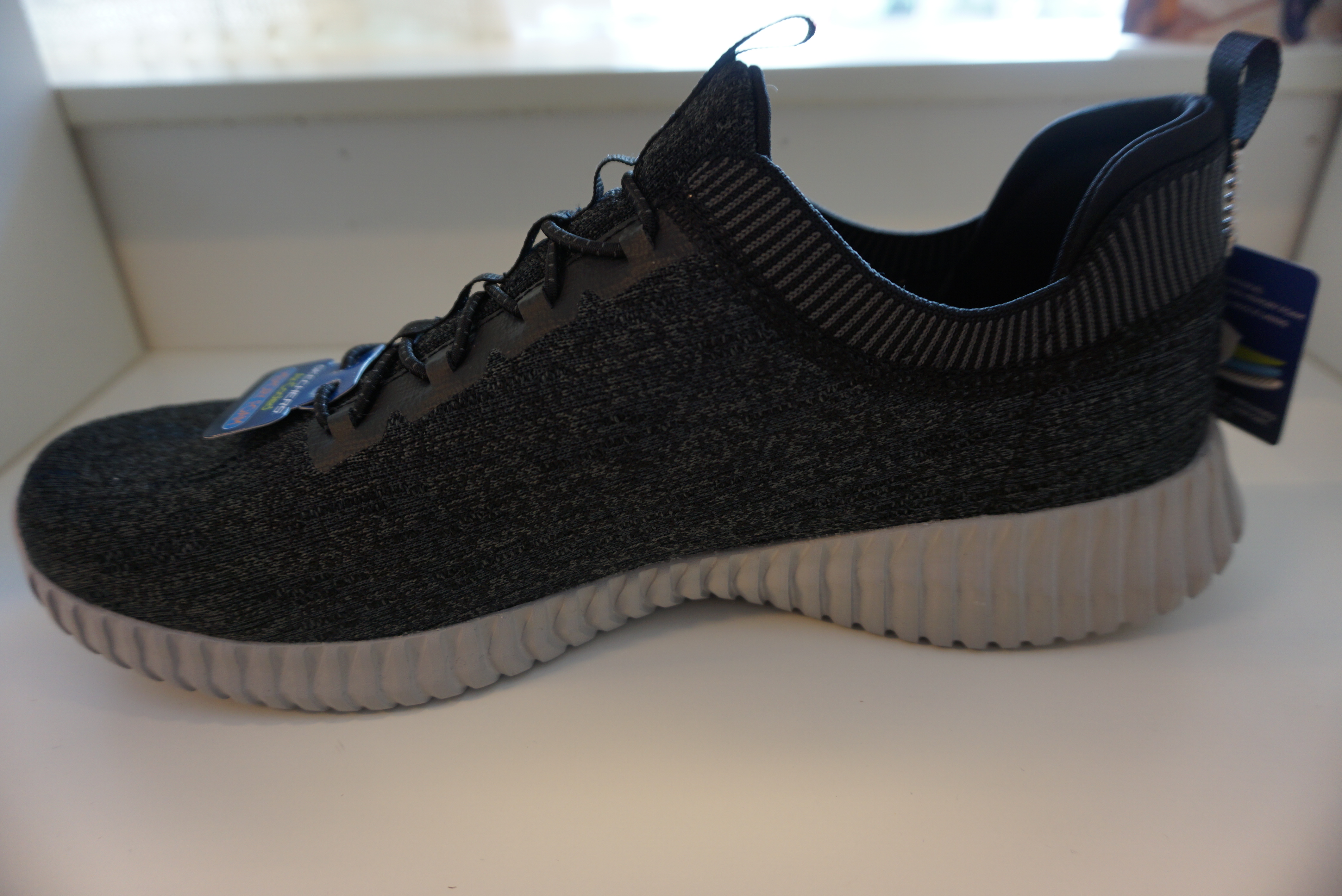 Skechers Herrsko  "Air Cooled" och Memory Foam innersula, grå textil med resår istället för snörning. - 3
