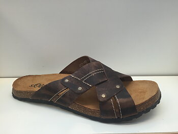 Sandal i brun nubuk-skinn.
