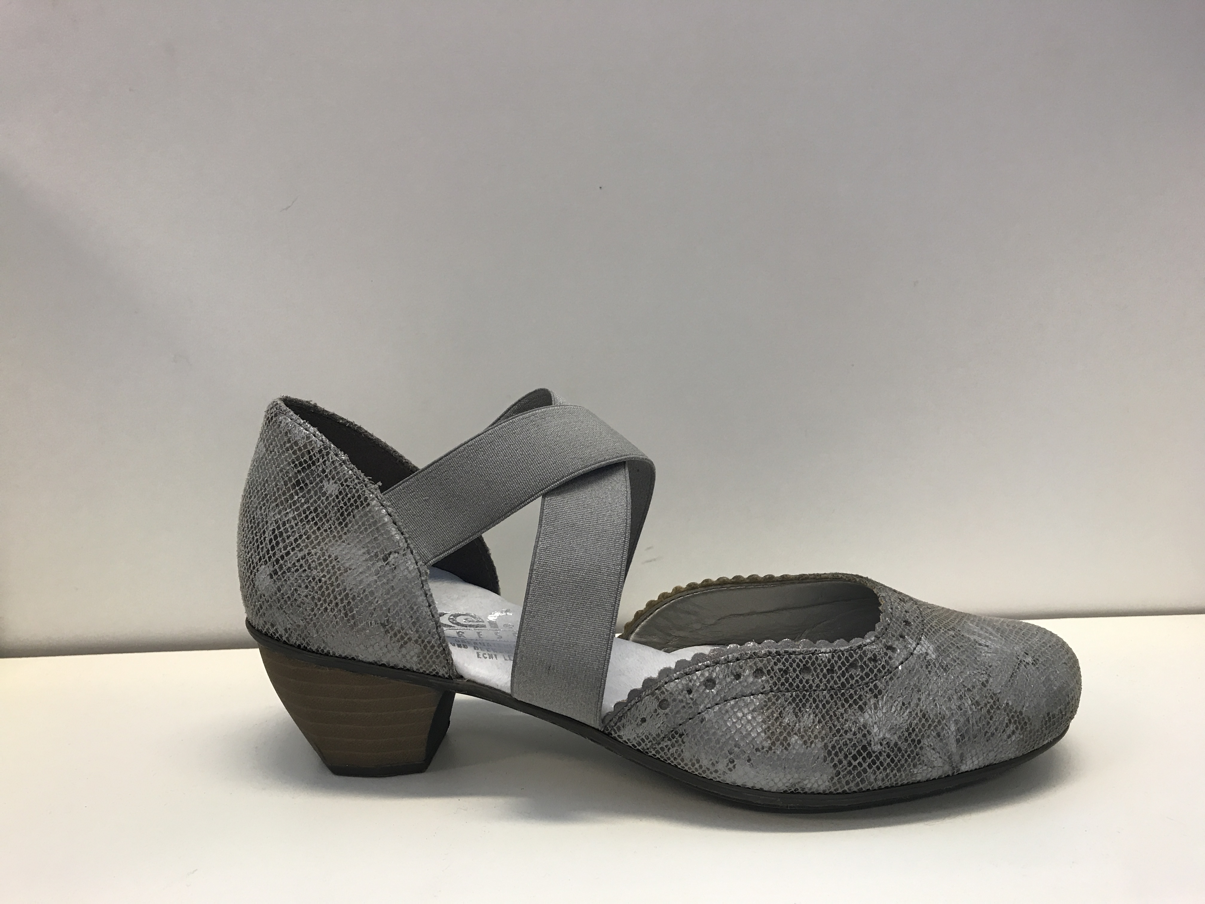 Rieker-sko med liten klack (4,5 cm) grå/metallic. - 3