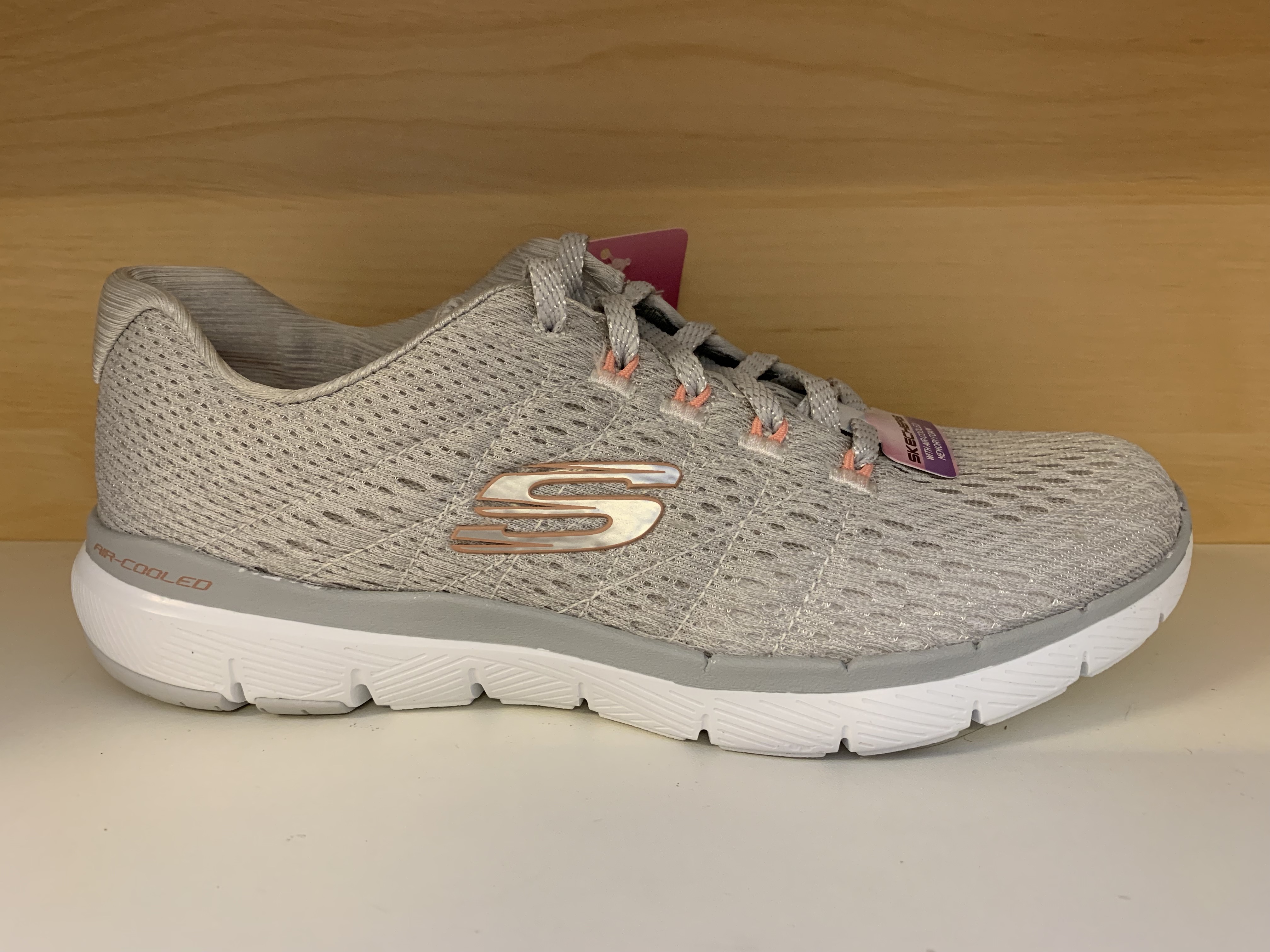 Skechers Womens Flex Appeal med Memory Foam innersula. Ljusgrå.