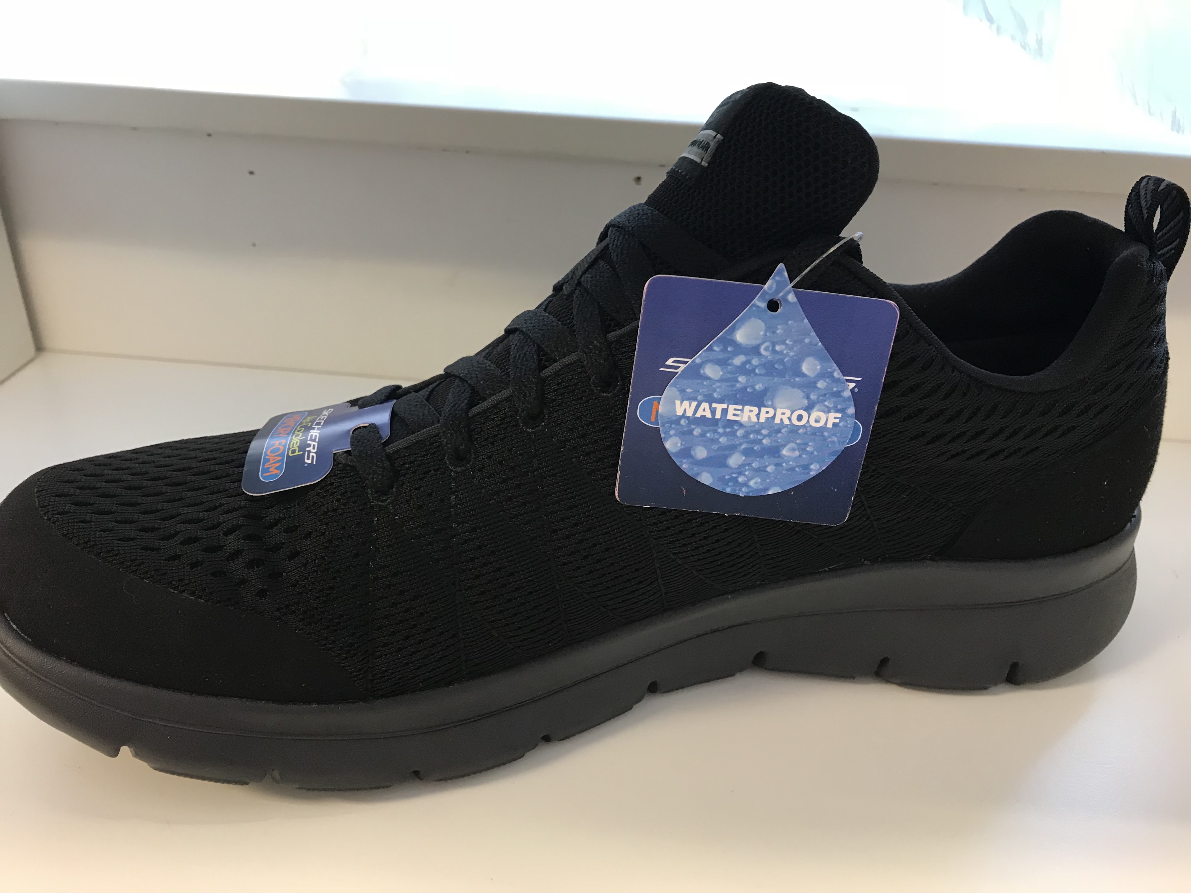 SKECHERS Herrsko.  Waterproof material. Med Memory  Foam innersula. Snörning. - 2