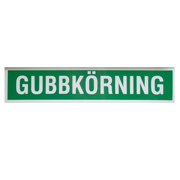 Gammel mann som kjører.