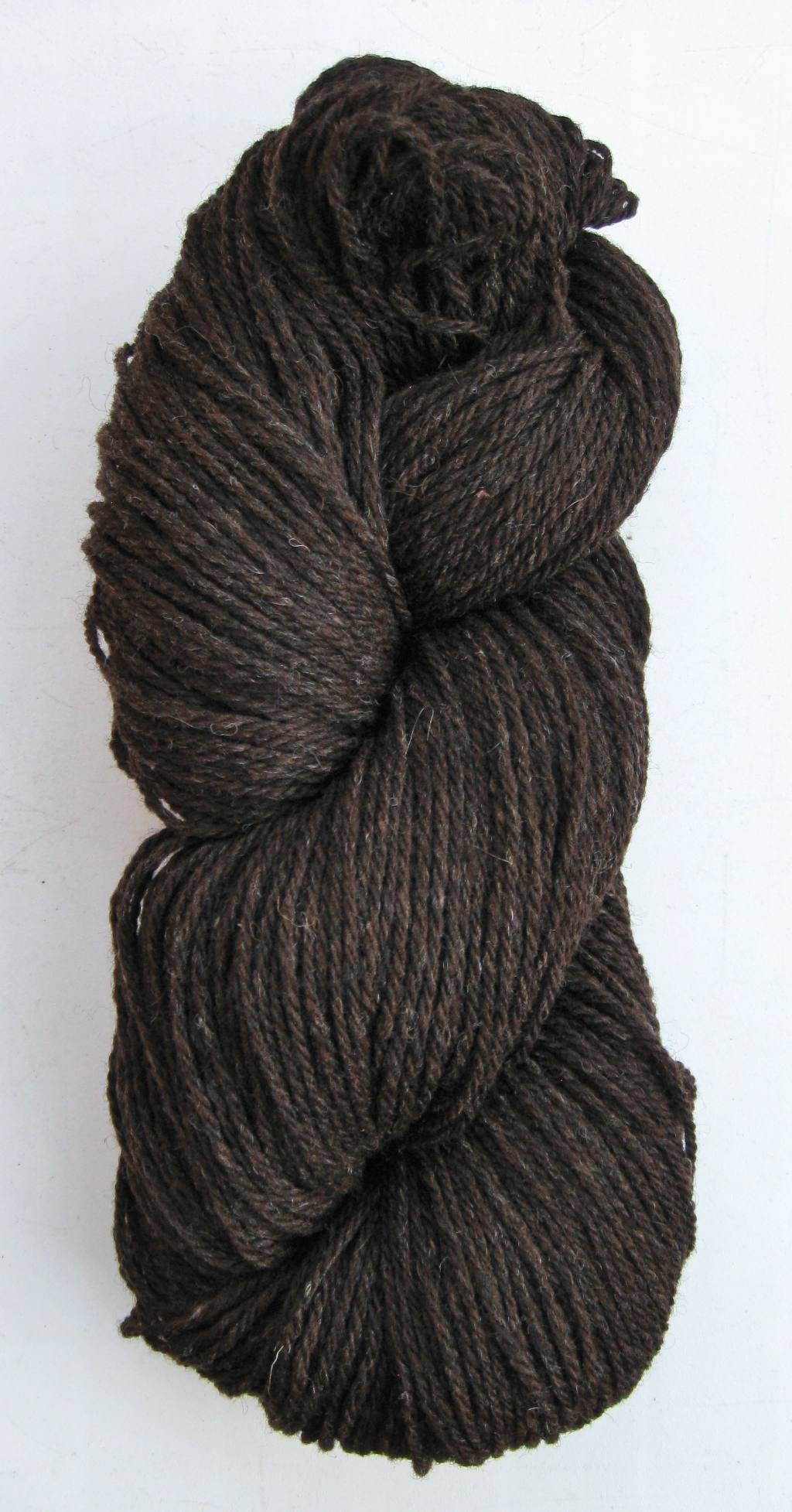 4-trådigt Ullgarn. Natursvart (brun) 4107