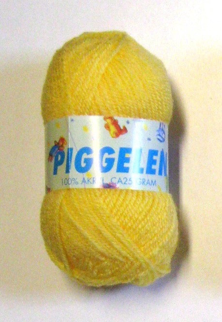 Piggelen. Ljusgul. 200