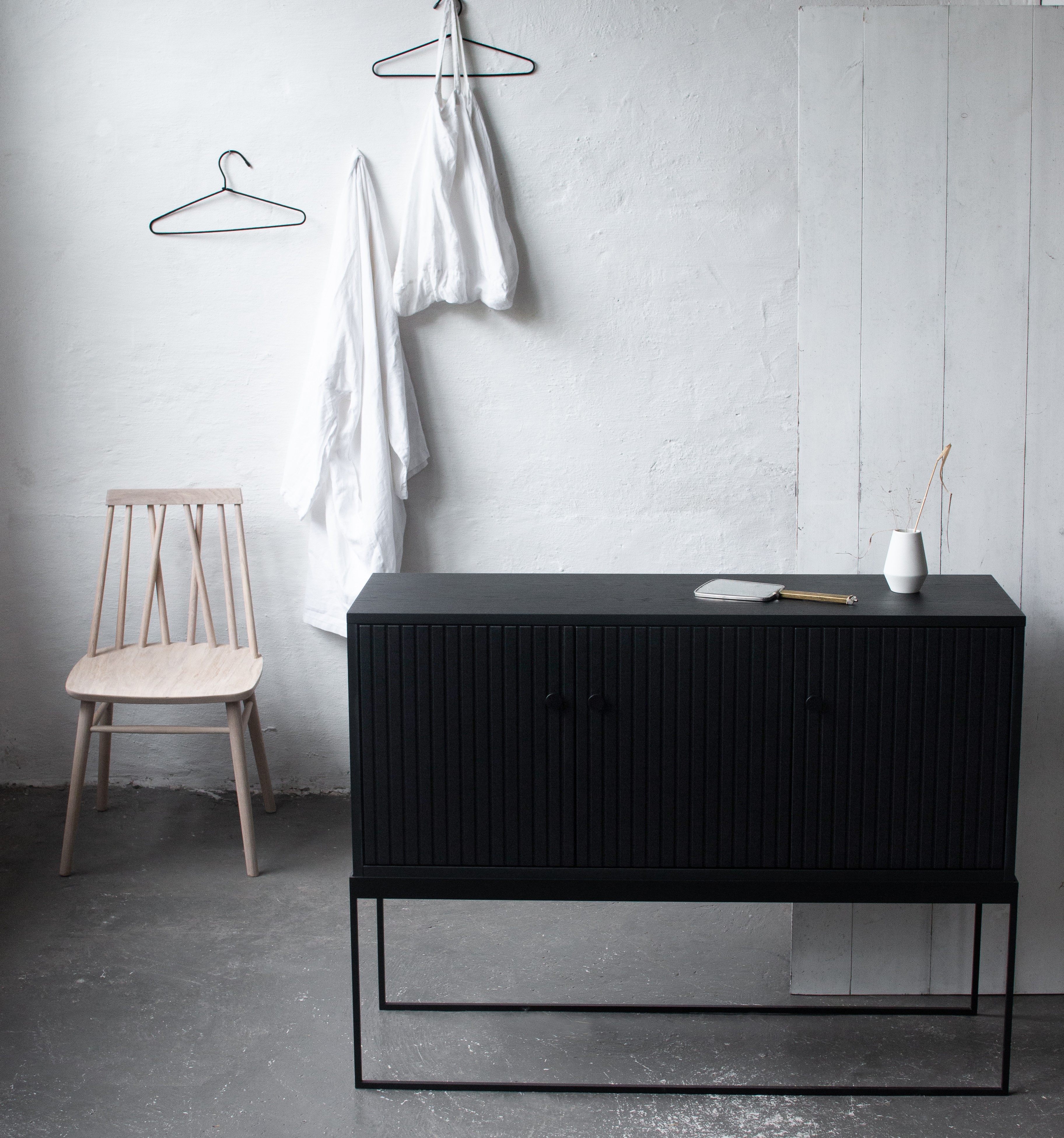 DIS sidetable - 8
