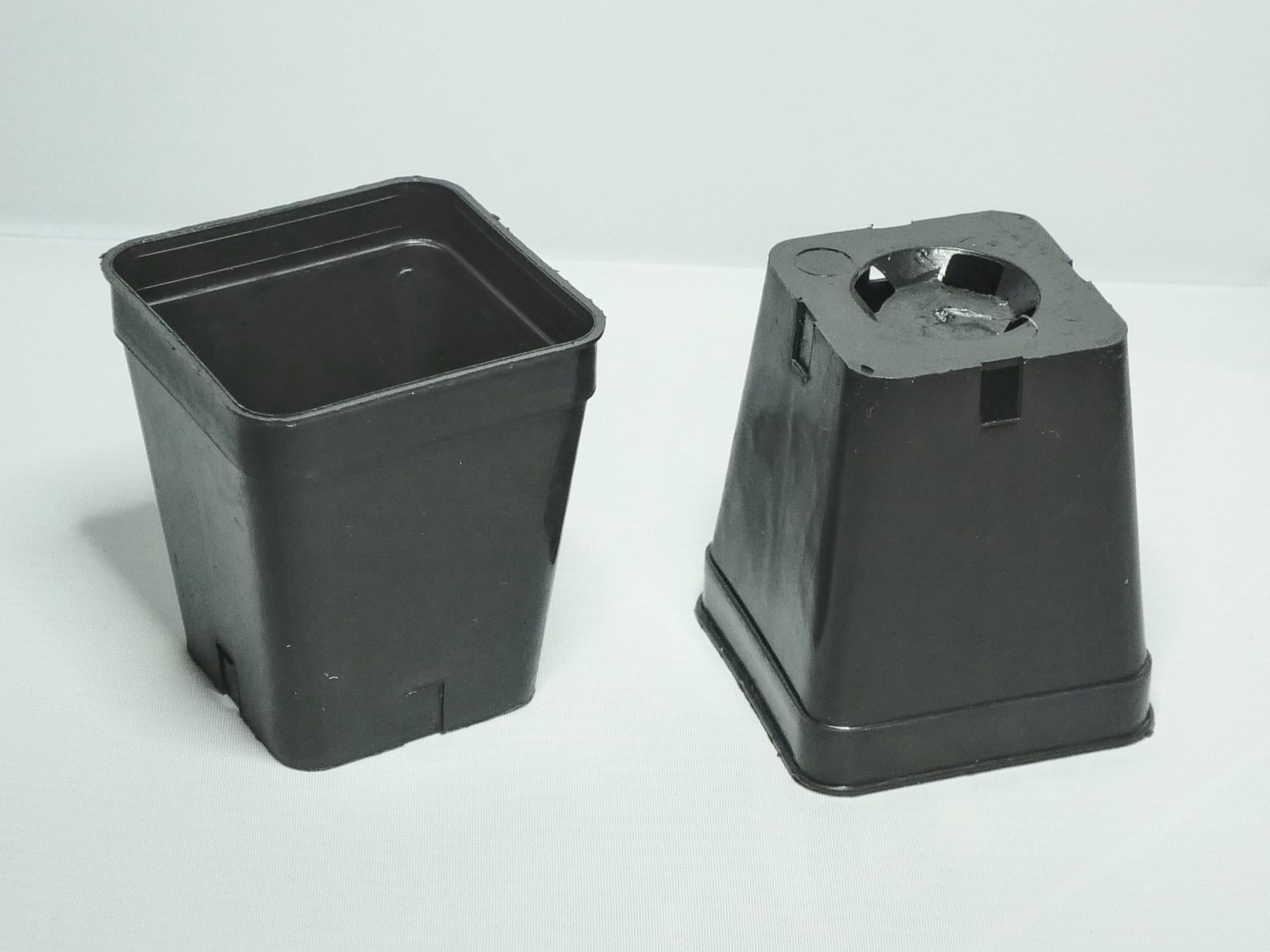 POT SQUARE, 50 x 45 mm, plastic, black (new model)