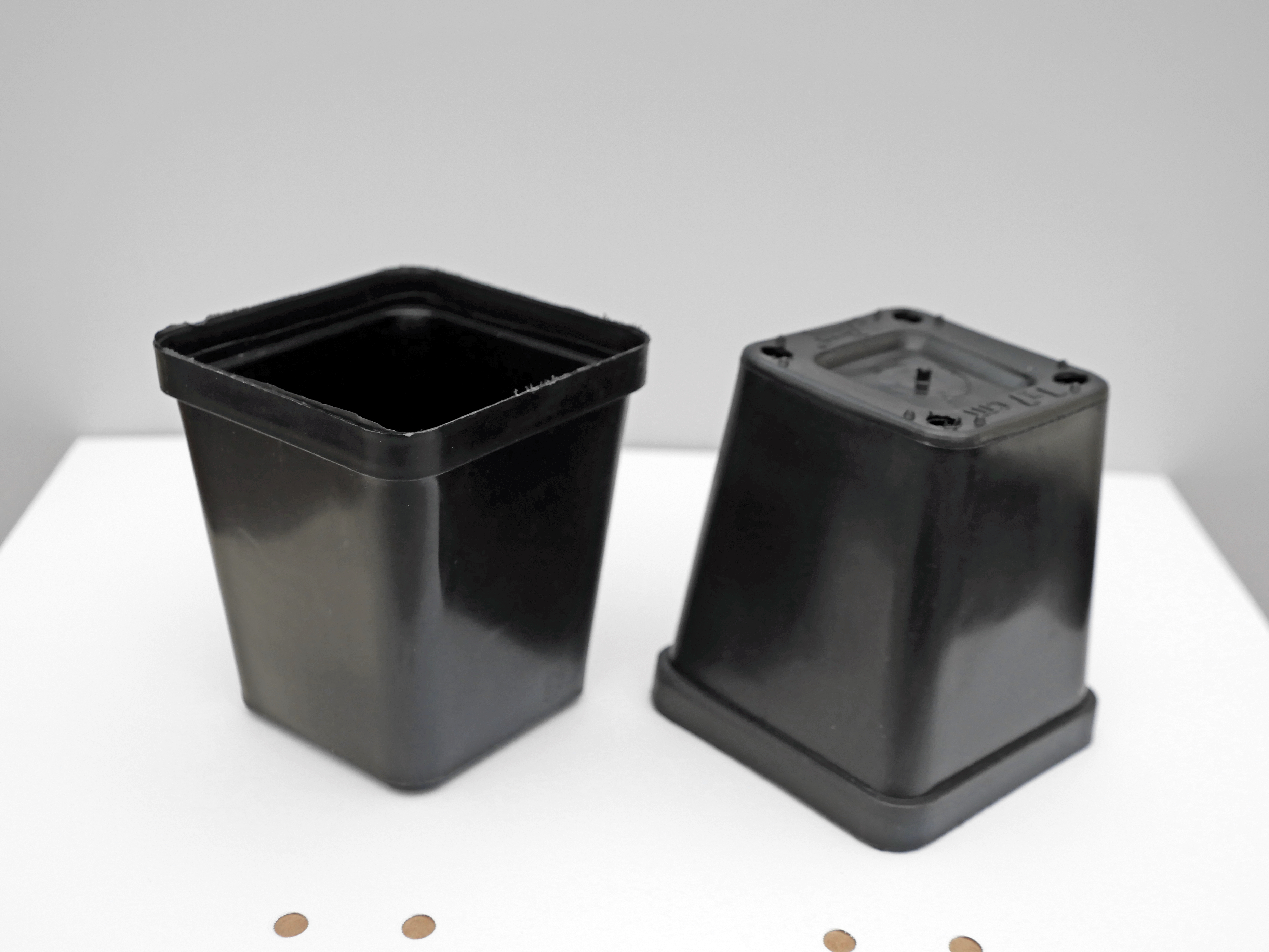 POT SQUARE, 70 x 75 mm, plastic, black